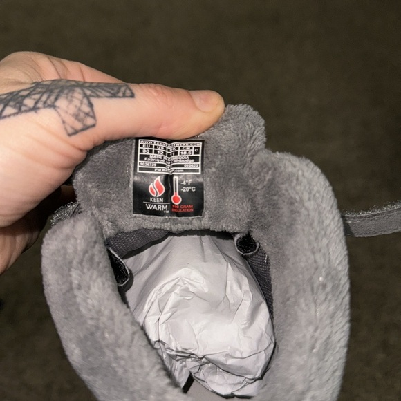 KEEN kids fleece lined snow boots - Picture 6 of 6